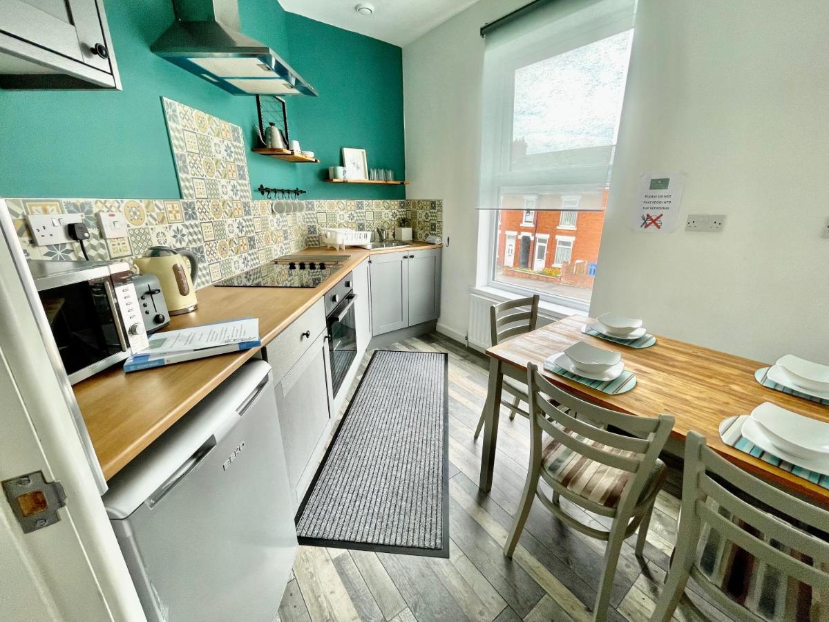 The Corner House - Modern Chesterfield Town Centre Apartments Extérieur photo